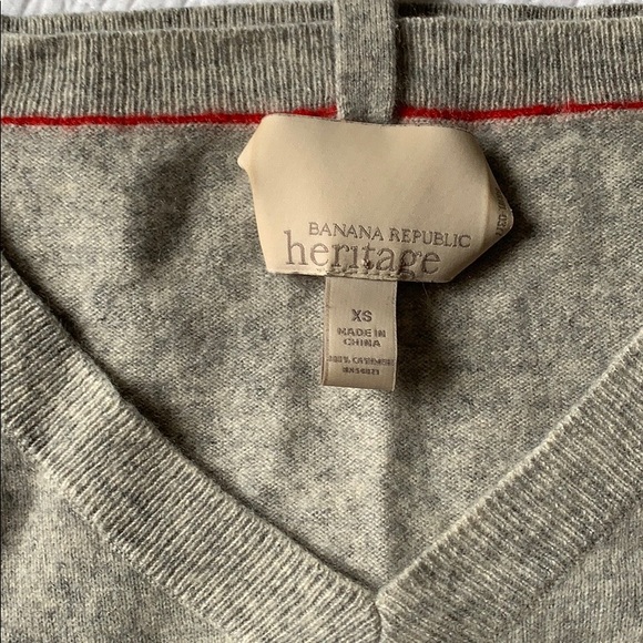 Banana Republic Heritage Cashmere sweater - Picture 11 of 13